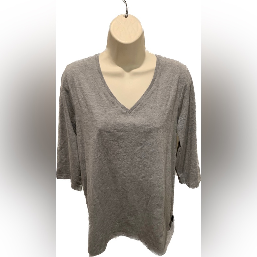NWT Hue Women's Gray Top Size Large V-Neck Long Sleeve T-Shirt